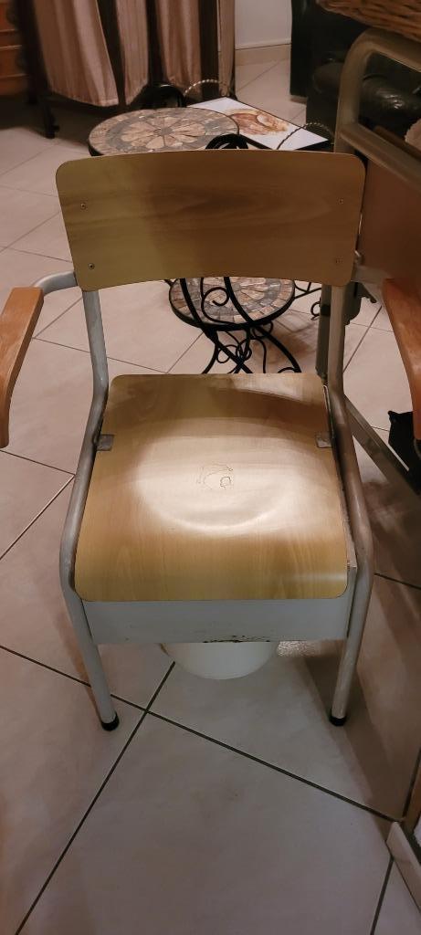 chaise percée, Divers, Matériel Infirmier, Enlèvement, Utilisé