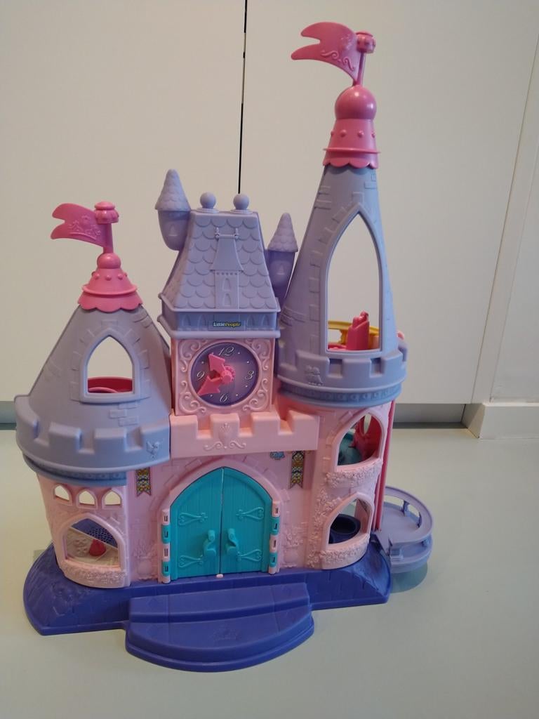 Château de princesse avec 2 figurines, Enlèvement ou Envoi, Comme neuf, Maison de poupées