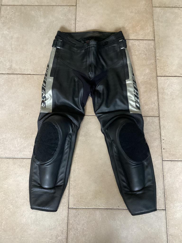 Originele Dainese motorbroek, Motoren, Dainese, Broek | leer, Dames, Ophalen of Verzenden