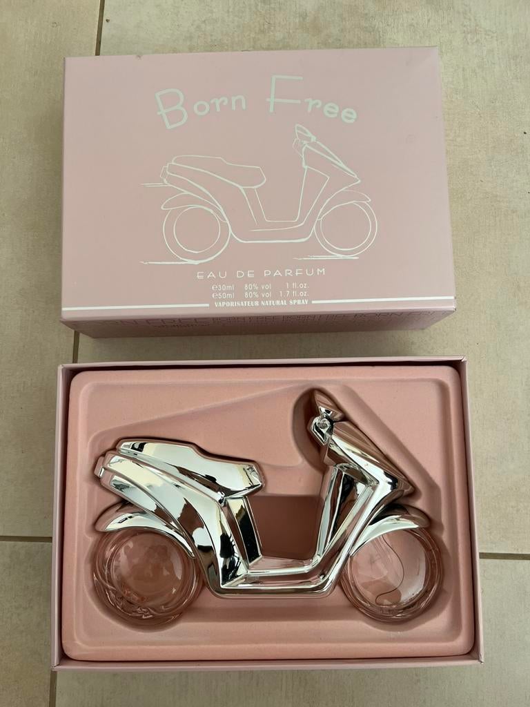 🌸 Born Free Eau de Parfum Set — Dag 30 ml + Nacht 50 ml Â, Ophalen of Verzenden, Zo goed als nieuw