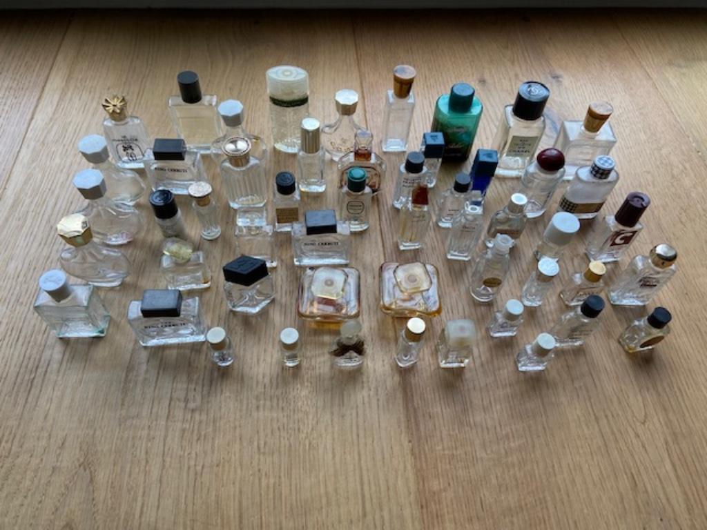 Lot de 52 miniatures de parfum vides, Enlèvement ou Envoi, Utilisé, Miniature