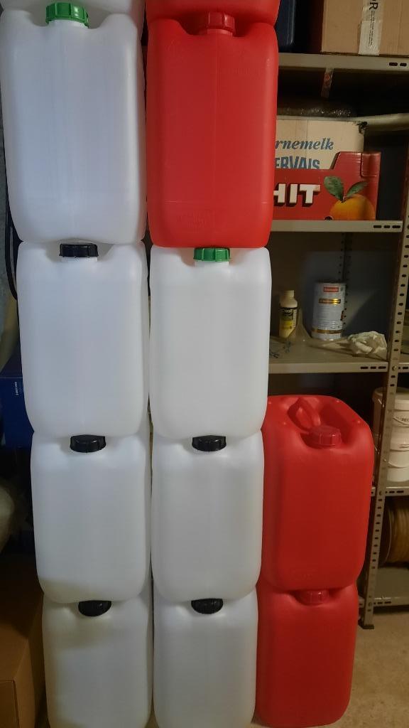 Bidons 20l en 25l jerrycans hdpe bussen, Enlèvement, Comme neuf