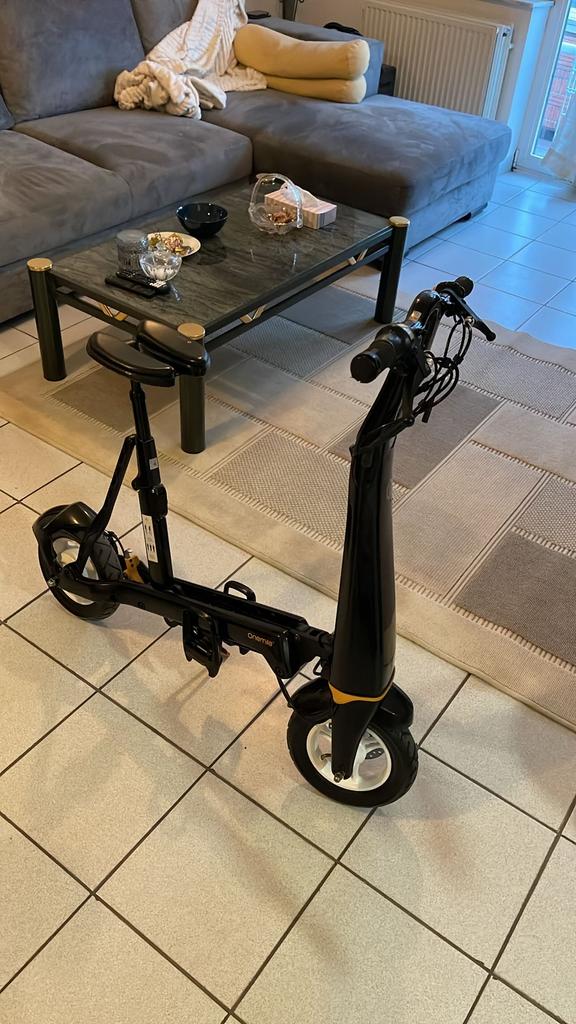 Halo City electric scooter, Fietsen en Brommers, Ophalen, Zo goed als nieuw
