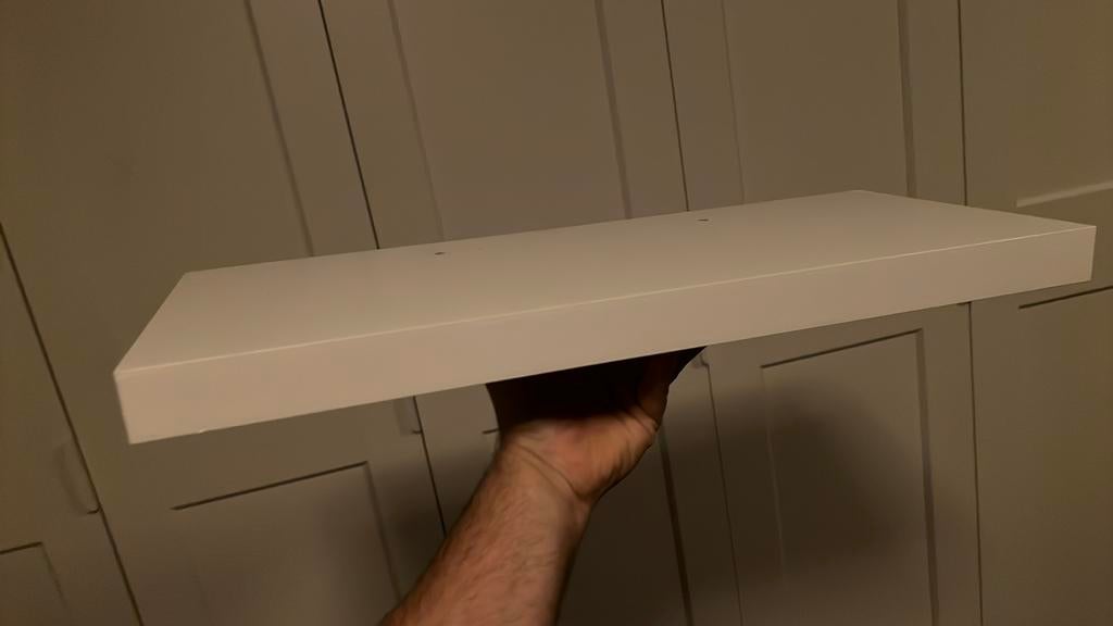 2 wandplanken wit ikea 60cm breed 25 diep met houders, Maison & Meubles, Accessoires pour la Maison | Étagères murales & Rayons de bibliothèque