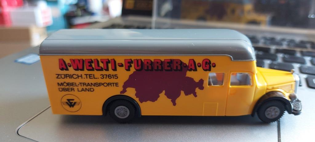 CAMION MERCEDES-BENZ HOLK 2008 DES ANNÉES 1950 1/87., Envoi, Comme neuf, Bus ou Camion, Autres marques