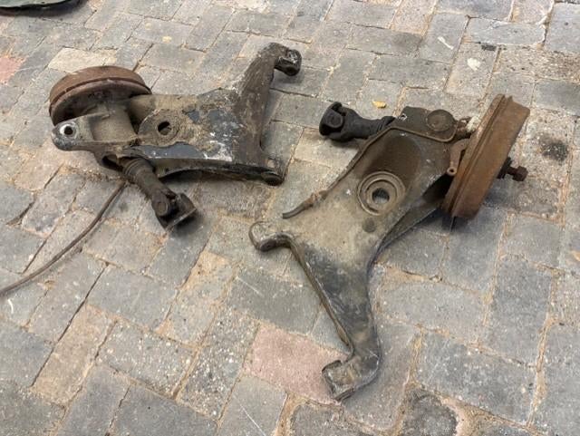 Triumph TR4A-5-250-6 IRS achterwiel ophanging, Ophalen