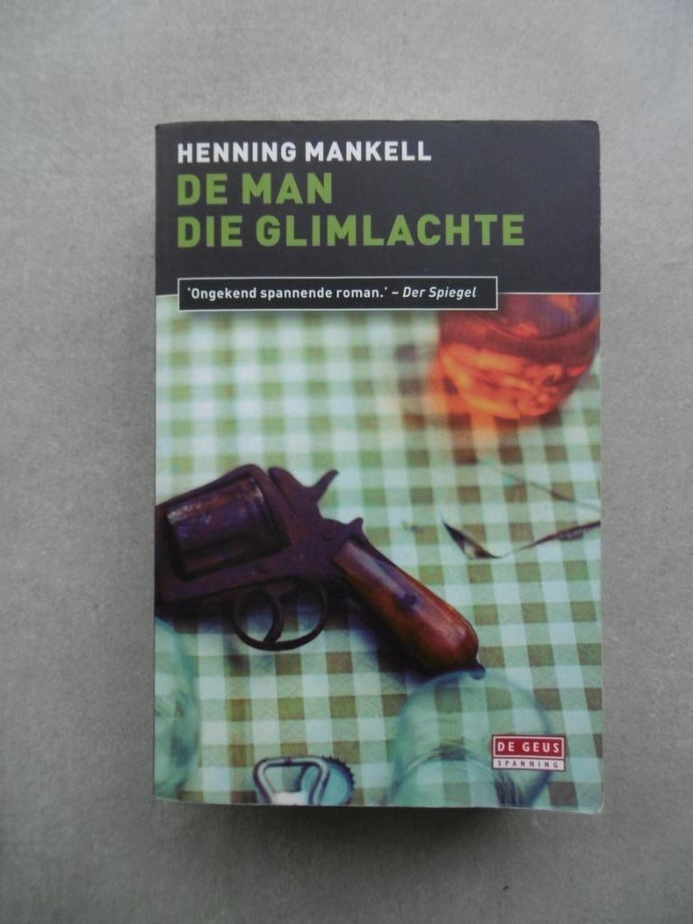 De man die glimlachte - Henning Mankell, Ophalen of Verzenden, Gelezen, Henning Mankell