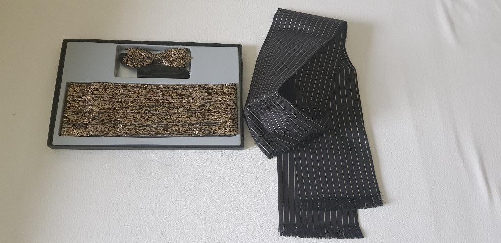 Nouveau, jamais utilisé, ensemble de trois parties, Enlèvement ou Envoi, Neuf, Made in Italie, Accessoires