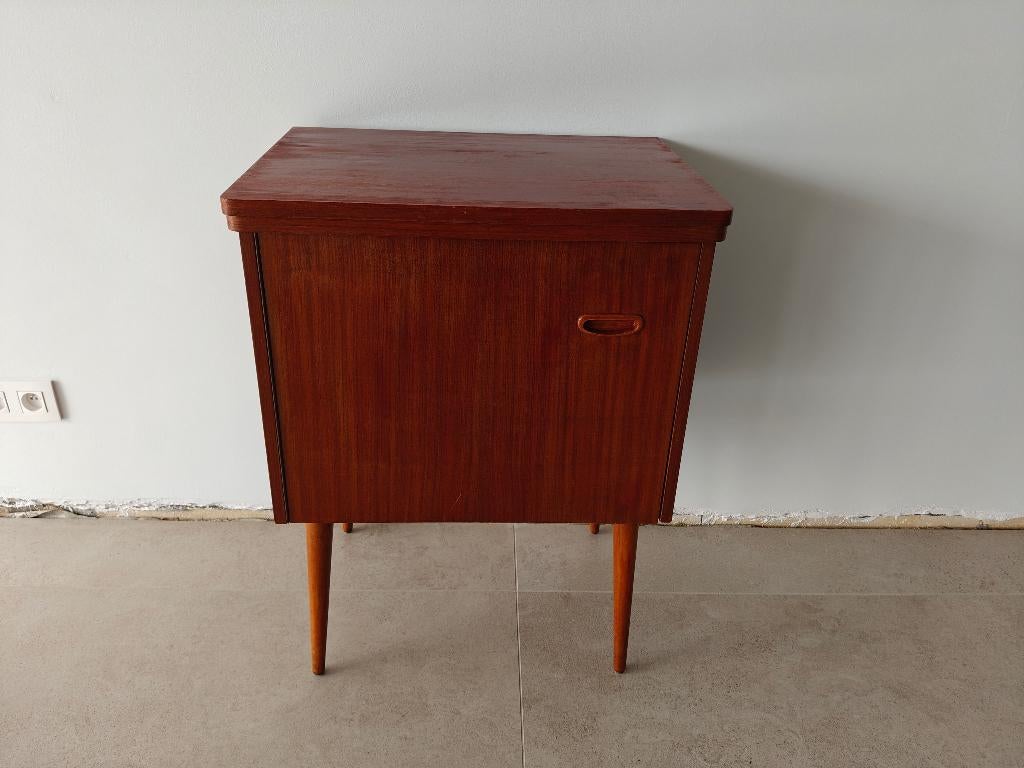 Retrot Vintage Naaikastje, Enlèvement