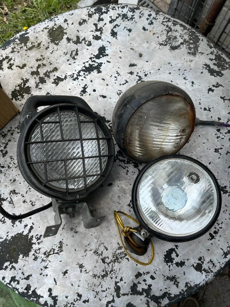 3 koplampen van de tractor, Zakelijke goederen, Ophalen, Weidebouw