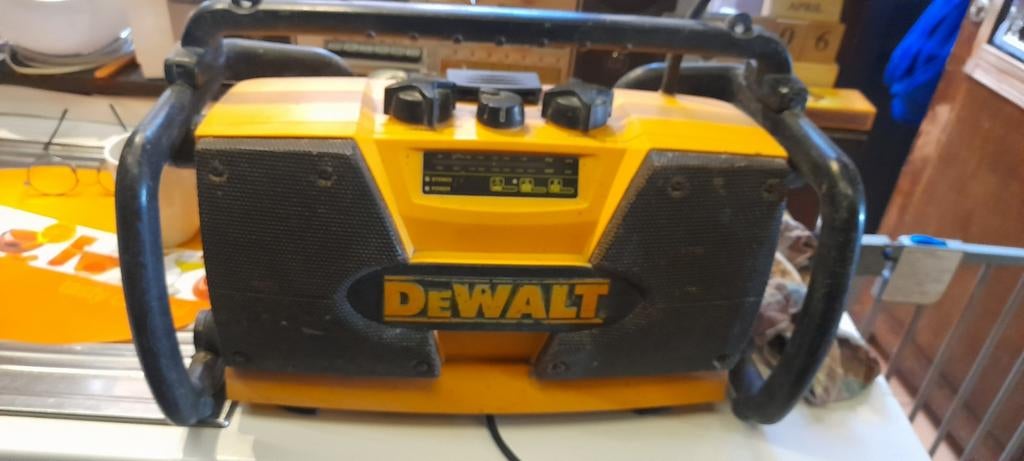 Dewalt werfradio, Ophalen