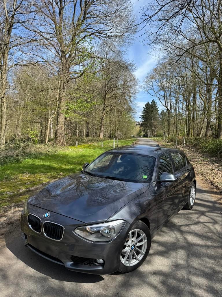 BMW SERIE 1 ** DÉJA PRÉT À IMMATRICULER !!, Autos, Cuir, Euro 5, Achat, Boîte manuelle