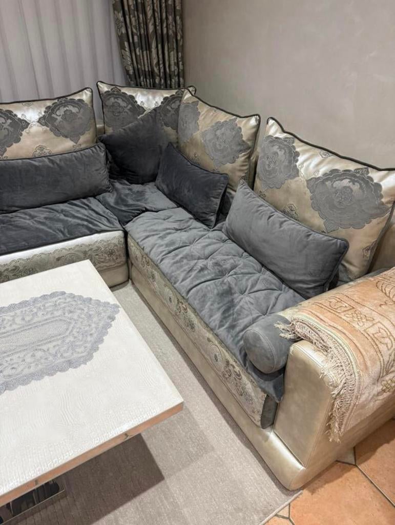 Moderne Zetel (U-vorm) met mooie tafel en gordijnen, Tuin en Terras, Overige materialen, Meer dan 8 zitplaatsen, Bijzettafel, Ophalen of Verzenden