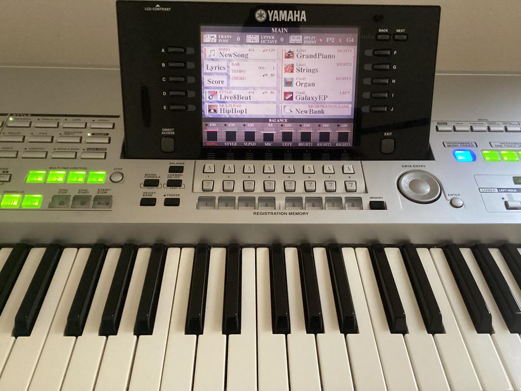 Yamaha Tyros, Muziek en Instrumenten, Keyboards, Ophalen, 61 toetsen, Gebruikt, Midi-aansluiting