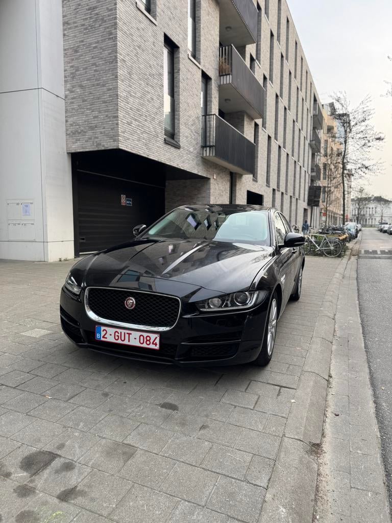 JAGUAR XE 2.0 €10,500, Auto's, Jaguar, Automaat, 4 deurs, Zwart, Leder
