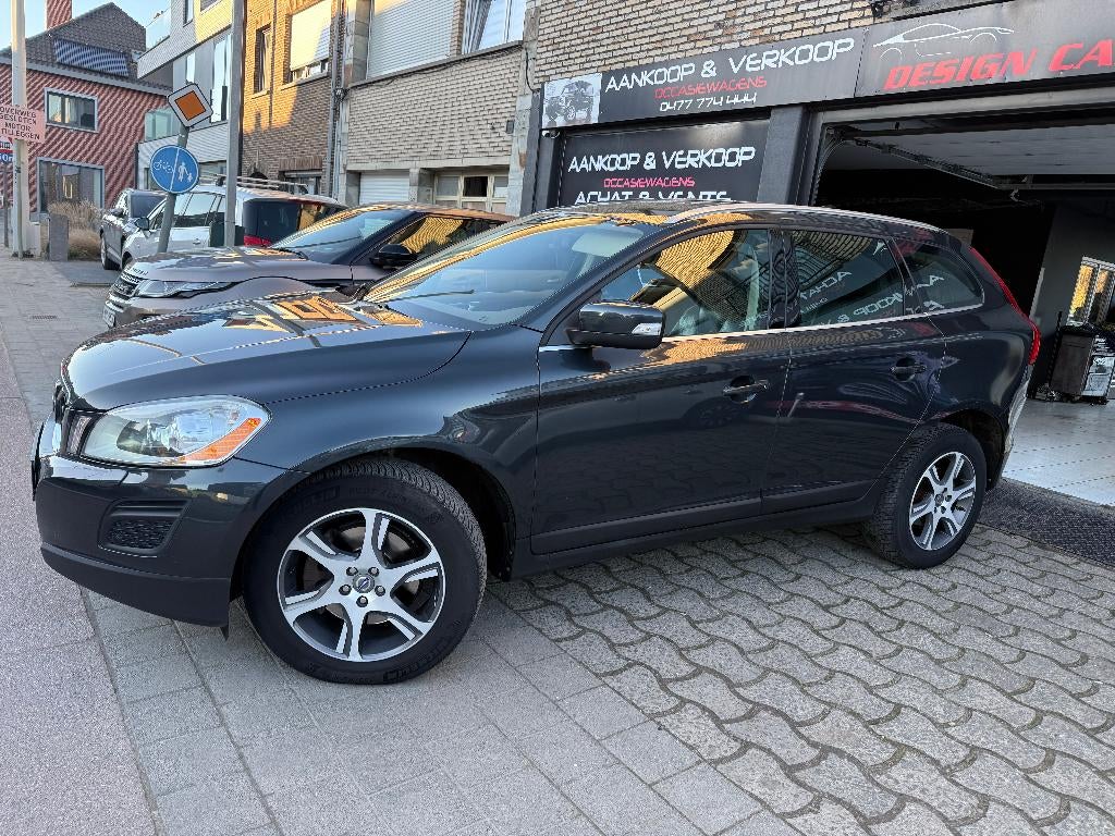 Volvo XC60 2.0D3 avec 5Cylindre 1er main Carnet Volvo*, Autos, Cuir, Achat, Entreprise, Carnet d'entretien