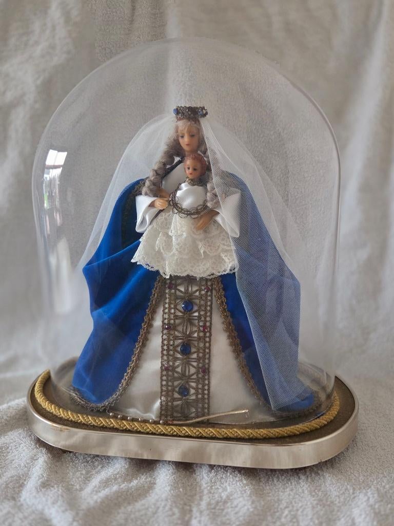 ONZE LIEVEVROUW ONDER EEN STOLP, Enlèvement