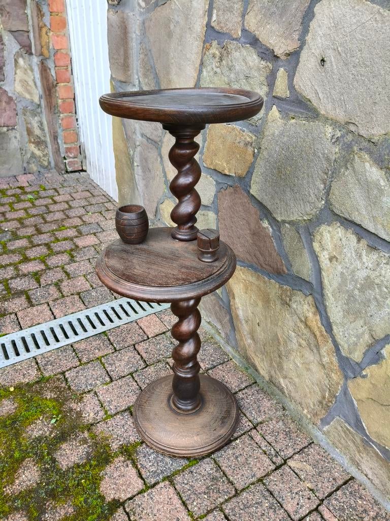 Oude rookstandaard rooktafeltje, Ophalen