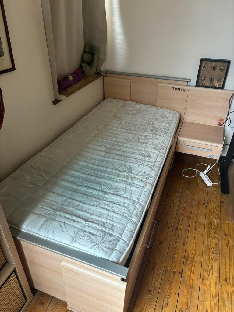 Te koop: Eenpersoonsbed 90x200 cm, Huis en Inrichting, Slaapkamer | Complete slaapkamers, Ophalen, Zo goed als nieuw, Eenpersoons