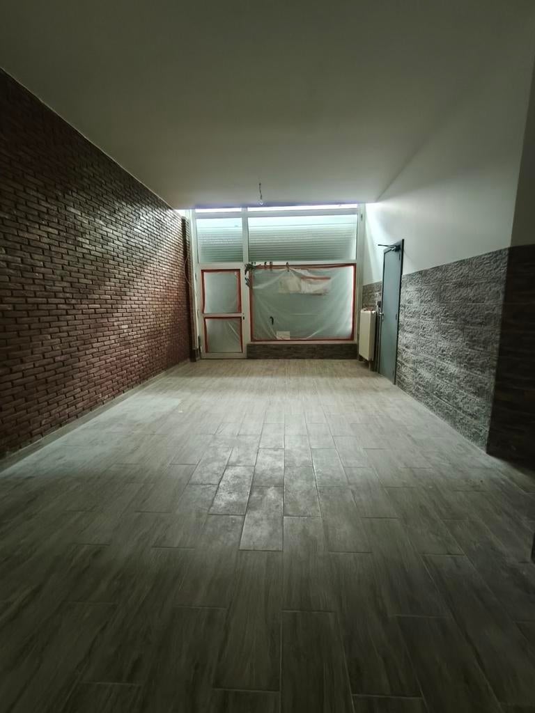 À LOUER – Espace polyvalent, Immo