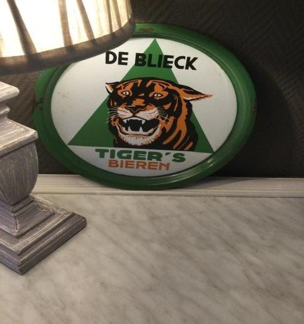 Tiger Beer Plateau, Enlèvement