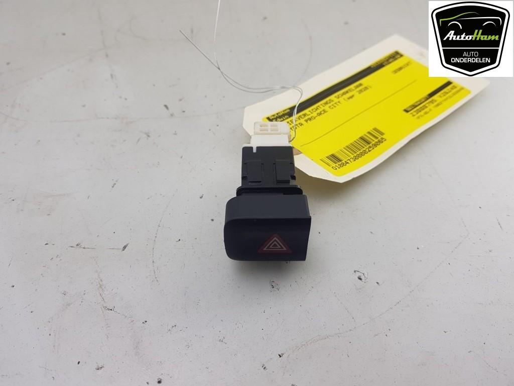 COMMUTATEUR DE FEUX DE DETRESSE Toyota ProAce City, Utilisé, Toyota