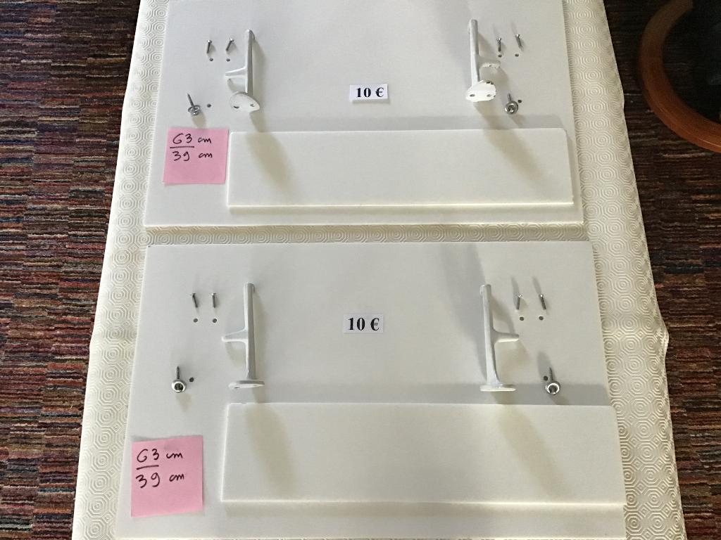 2 tablettes de salle de bain à 10 euros par set, Bricolage & Construction, Enlèvement ou Envoi, Comme neuf