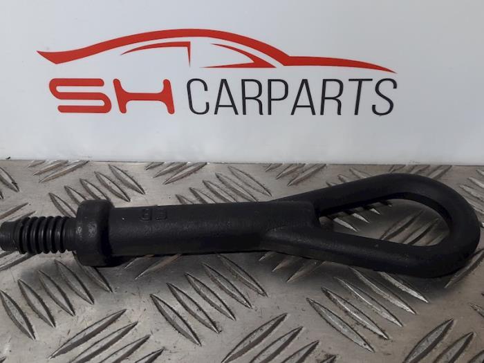 Crochet de remorquage avant d'un Ford Fiesta (JA8), -, 3 mois de garantie, -, -