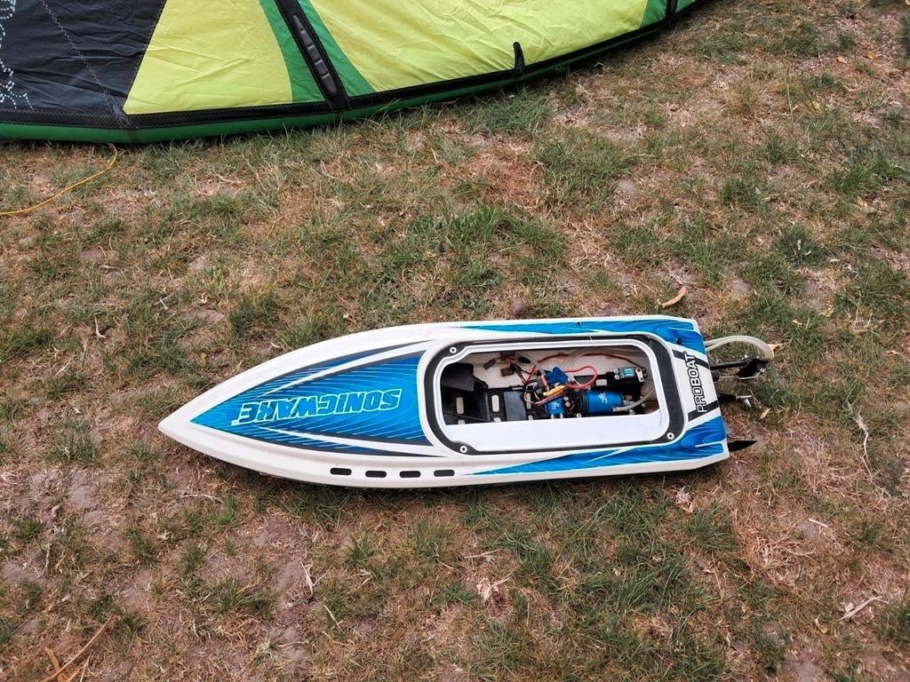 Bateau Sonicwake Proboat 6S américain, Hobby & Loisirs créatifs, Enlèvement