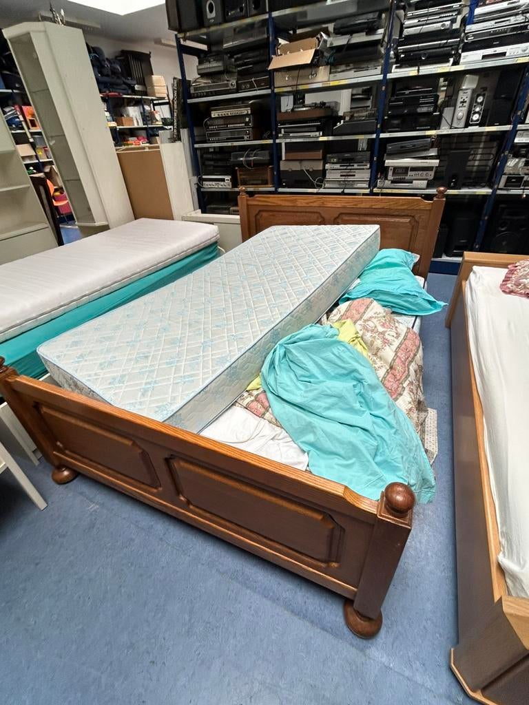 Tweepersoons bed, Huis en Inrichting, Slaapkamer | Bedden, Ophalen of Verzenden, Zo goed als nieuw, Tweepersoons, Hout