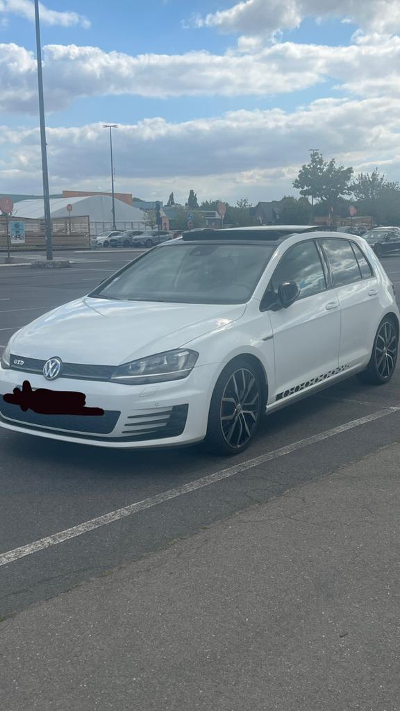 Golf 7 gtd full options sport and sound, Autos, Achat, Entreprise, Carnet d'entretien, 5 portes
