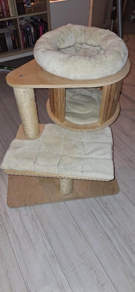 Arbre à chat kat, Enlèvement, Utilisé