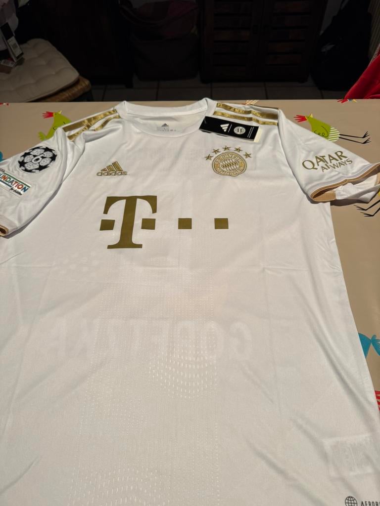 Bayern München Ldc Edition verzamelshirt, Sport en Fitness, Voetbal, Maat M, Ophalen, Nieuw, Shirt