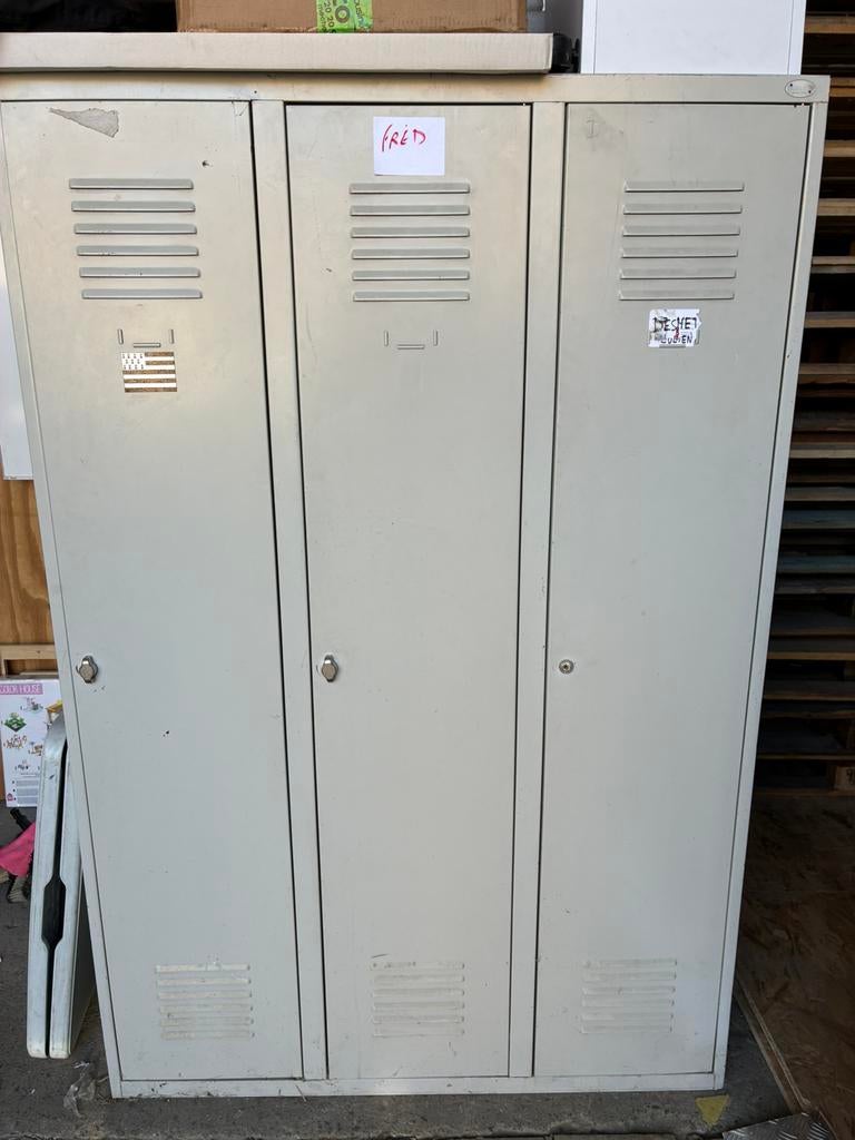 Armoire vestiaire metalique, Enlèvement, Utilisé