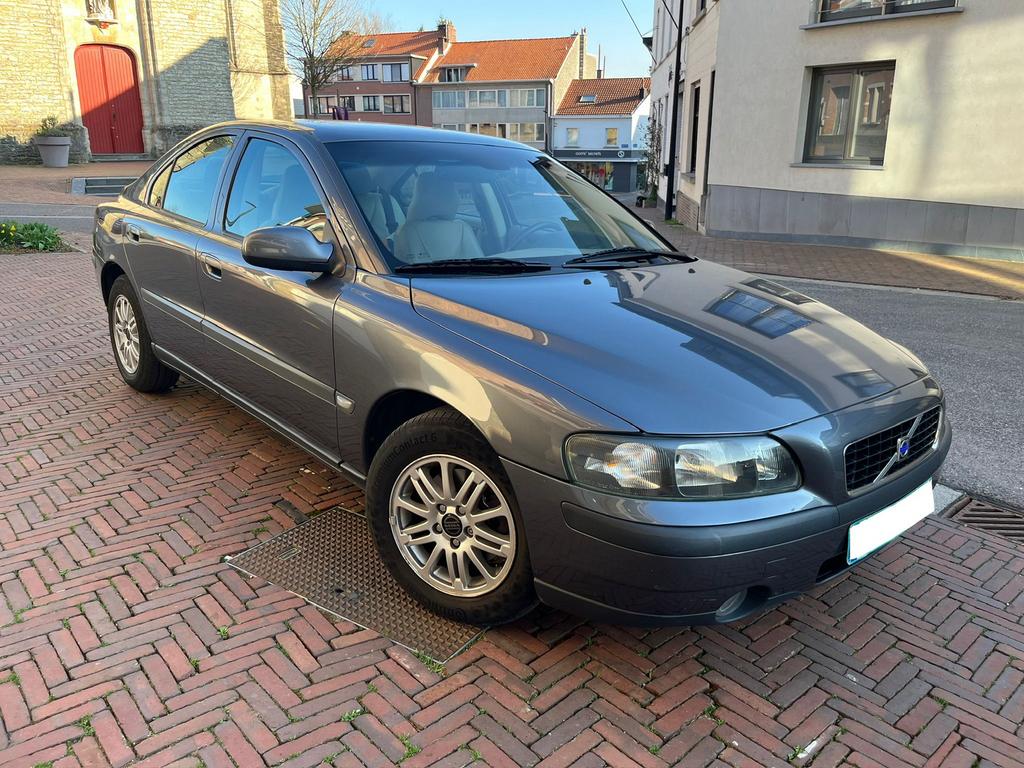 Volvo S60 2.4 essence Aut. 112000 km 1er main 06/2003, Autos, Cuir, Argent ou Gris, Achat, Beige