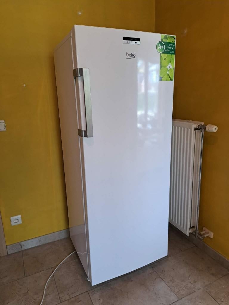 Beko diepvriezer, Elektronische apparatuur, Koelkasten en IJskasten, Ophalen, Gebruikt, 200 liter of meer, 60 cm of meer