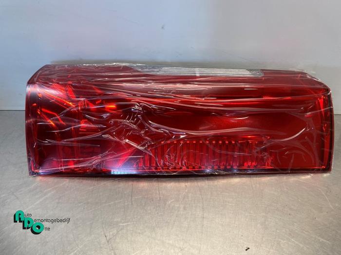 Feu arrière droit d'un Mercedes Sprinter (Sprinter 18-), -, -, Enlèvement ou Envoi, -