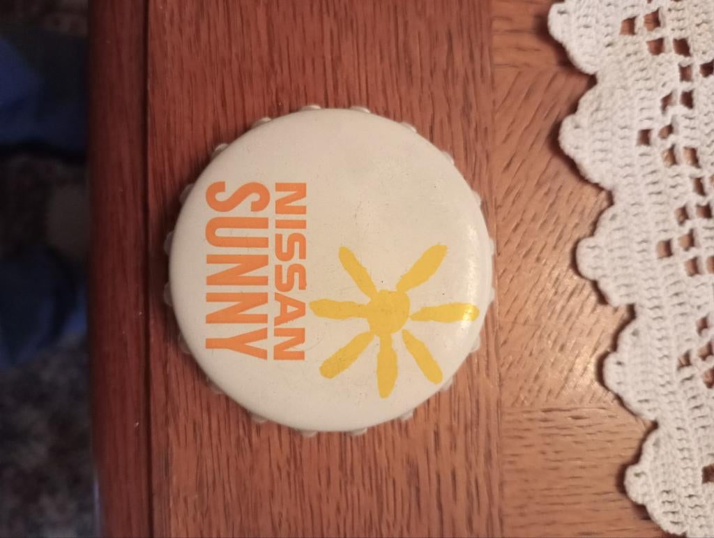 Tracteur à capsules Nissan Sunny, Enlèvement, Nissan