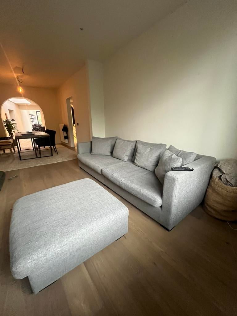 Lichtgrijze zetel met pouf te koop & afritsbare hoezen, Maison & Meubles, Enlèvement, Utilisé, Tissus