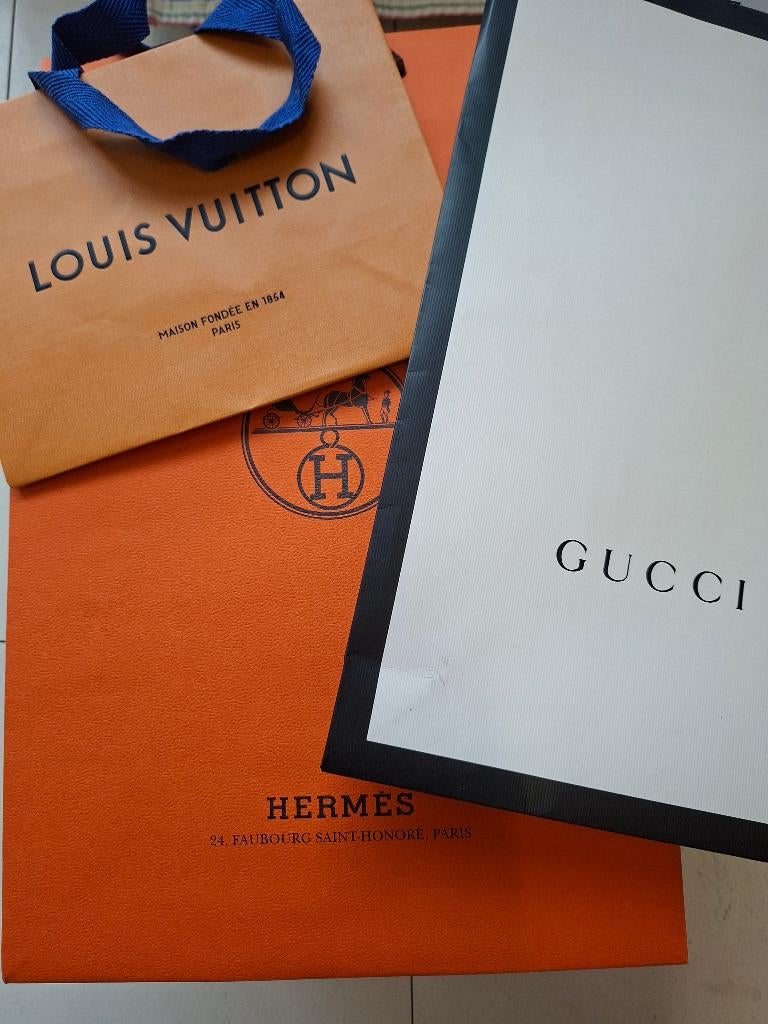 Lot de pochettes et boîte Hermès et Gucci, Enlèvement ou Envoi, Neuf