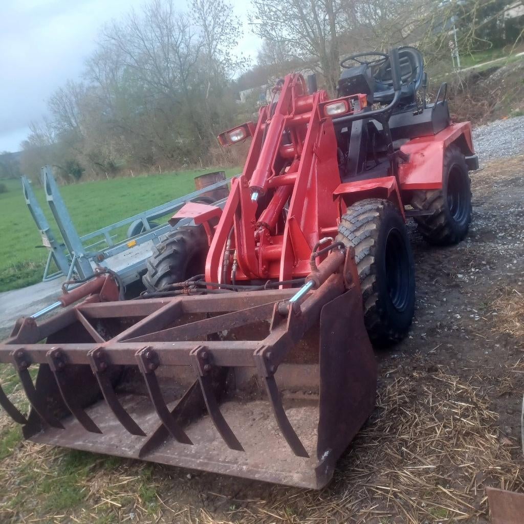 Chargeur sur pneus 0498 33 87 36, Articles professionnels, Machines & Construction | Grues & Excavatrices, Enlèvement ou Envoi