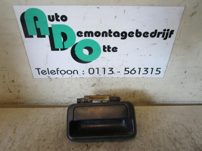 Poignée portière 4portes arrière droite d'un Suzuki Swift, Autos : Pièces & Accessoires, Carrosserie & Tôlerie, Suzuki, Utilisé