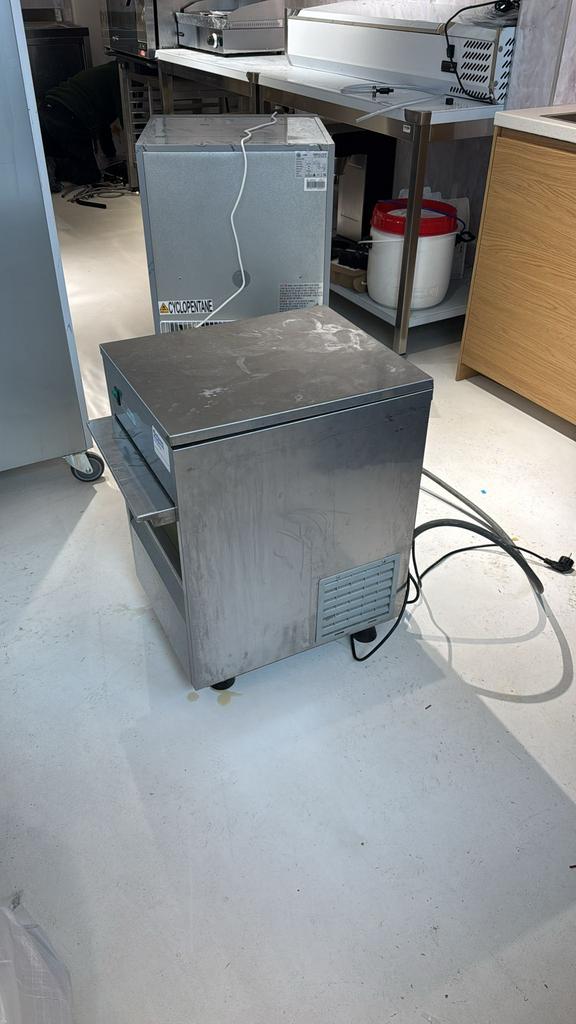 Ijsblokjesmachine, Zakelijke goederen, Horeca | Keukenapparatuur, Ophalen