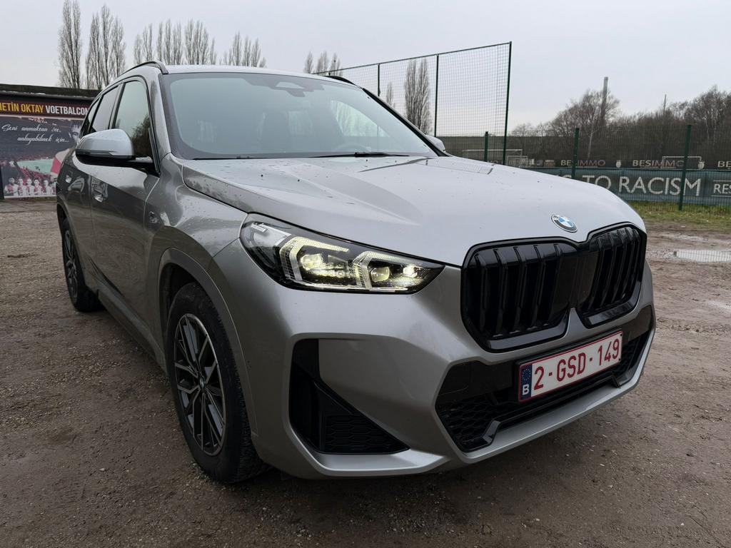 BMW X1 sDrive18i M Sport 2025 | HK | Keyless | Memory, Autos, BMW, Argent ou Gris, Achat, Euro 6, Noir