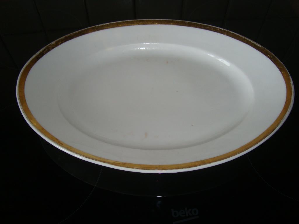 Ovale schotel in Oud Brussels porselein., Antiek en Kunst, Antiek | Schalen, Ophalen