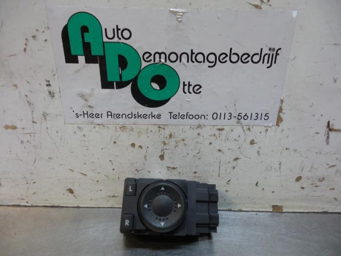 Commutateur rétroviseur d'un Volkswagen Passat (Passat 96-), Volkswagen, -, Utilisé, -