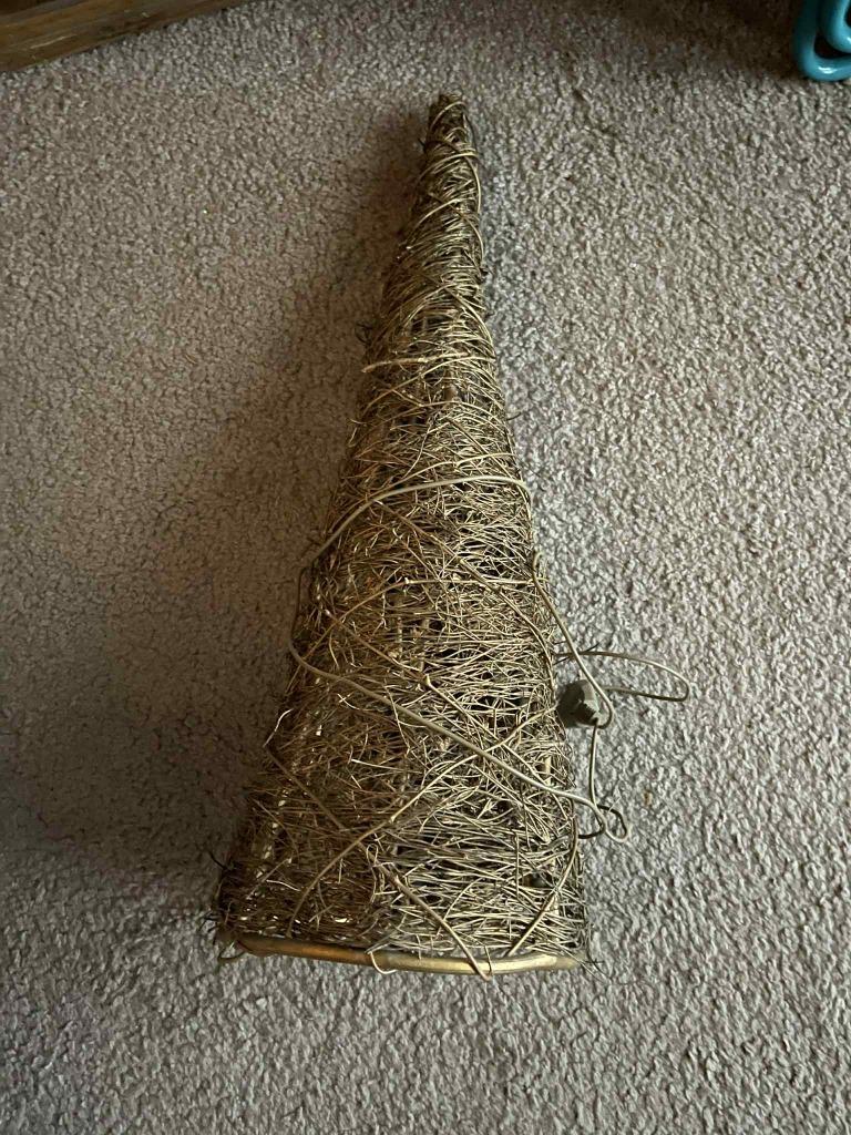 kerstboom riet 58cm hoog met licht, Diversen, Ophalen of Verzenden, Zo goed als nieuw