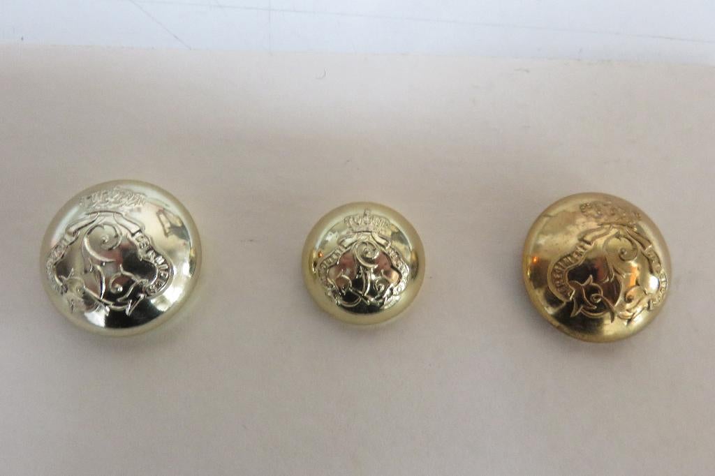 Lot de 3 boutons 1er Guide, Enlèvement ou Envoi, Armée de terre, Autres types