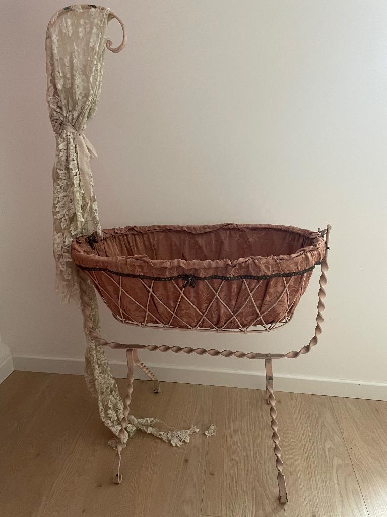 Vintage smeedijzeren poppenwieg, Kinderen en Baby's, Speelgoed | Poppen, Ophalen