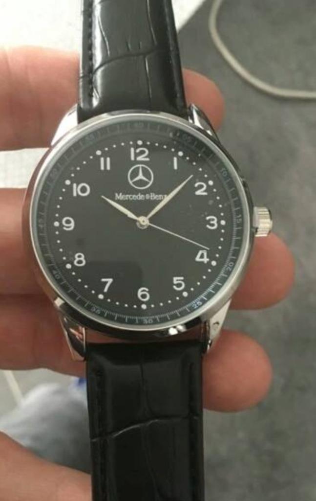 Montre MERCEDES noire neuve, Bijoux, Sacs & Beauté, Rolex, Enlèvement ou Envoi, Cuir, Acier